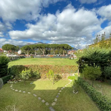 Zona Poeti - Relax In Piscina - Free Parking *
